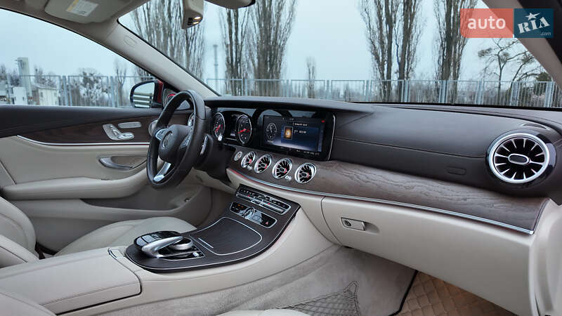 Седан Mercedes-Benz E-Class 2016 в Києві