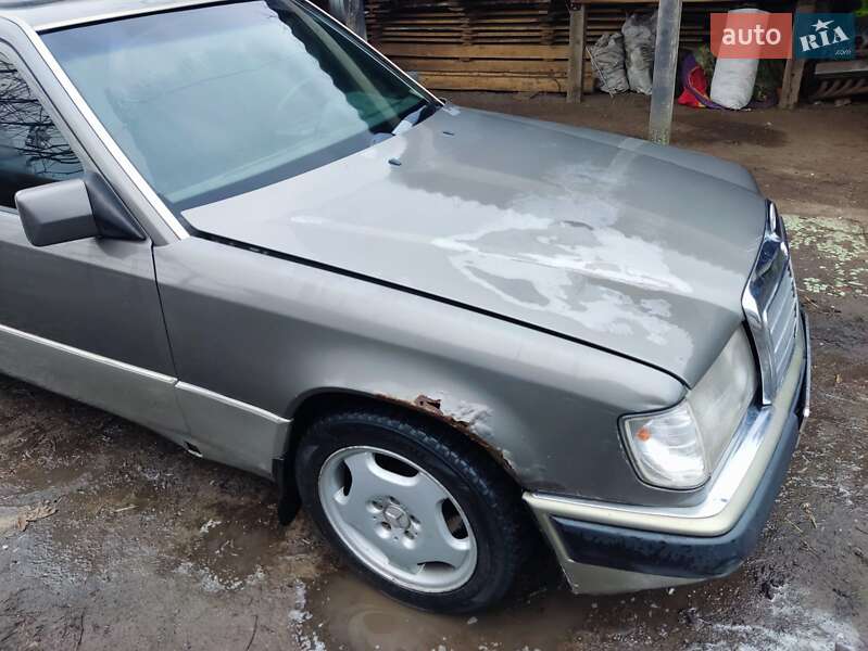 Седан Mercedes-Benz E-Class 1992 в Бердичеві