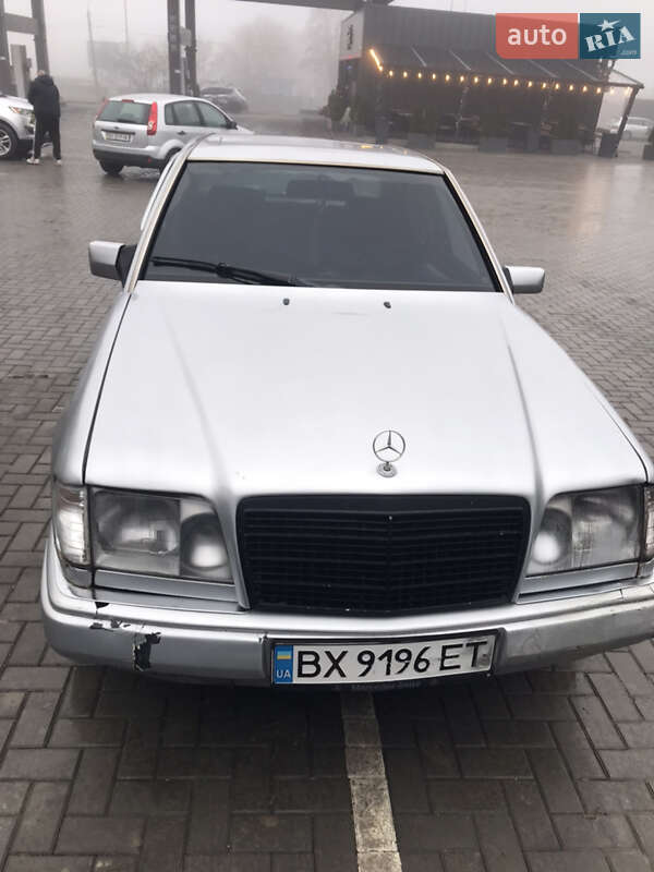 Mercedes-Benz E-Class 1993