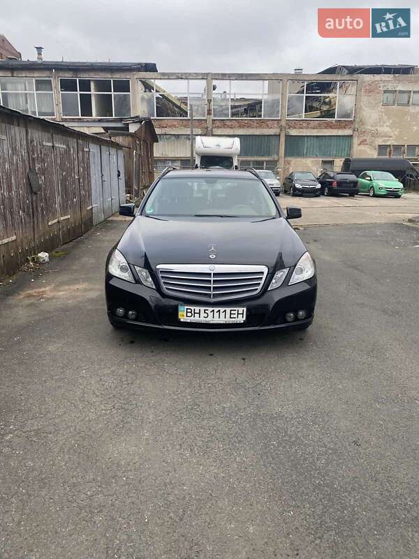 Mercedes-Benz E-Class 2011