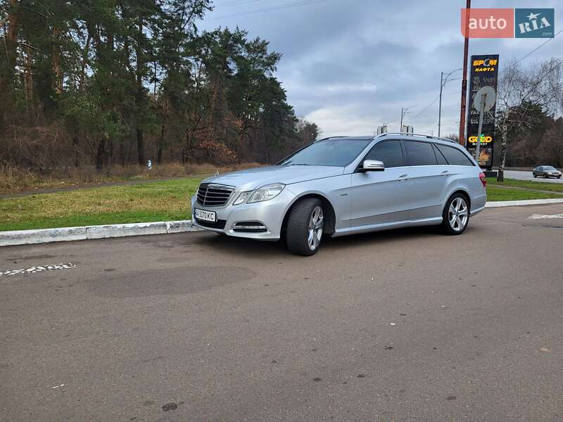 Mercedes-Benz E-Class 2011 Mercedes-Benz E-Class 2011