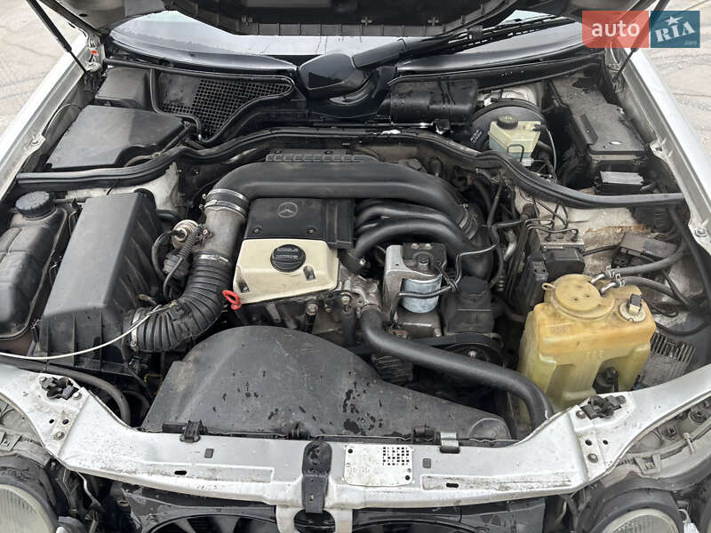 Седан Mercedes-Benz E-Class 1998 в Києві