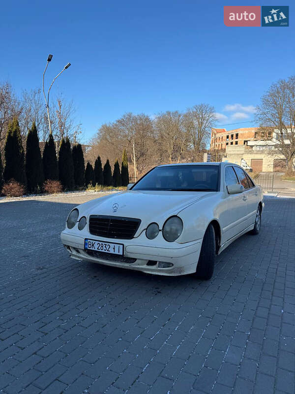 Mercedes-Benz E-Class 2001