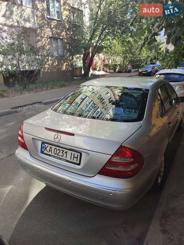 Седан Mercedes-Benz E-Class 2003 в Києві
