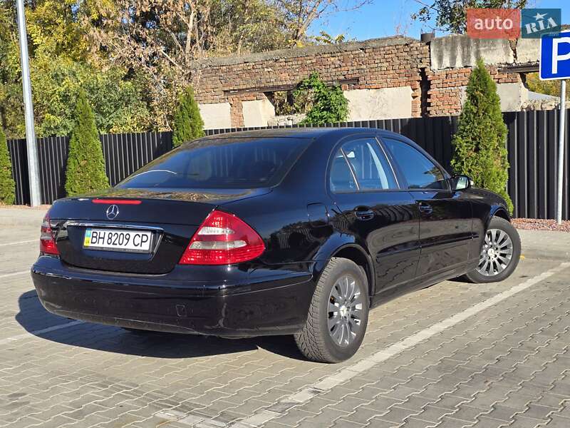 Седан Mercedes-Benz E-Class 2005 в Миколаєві