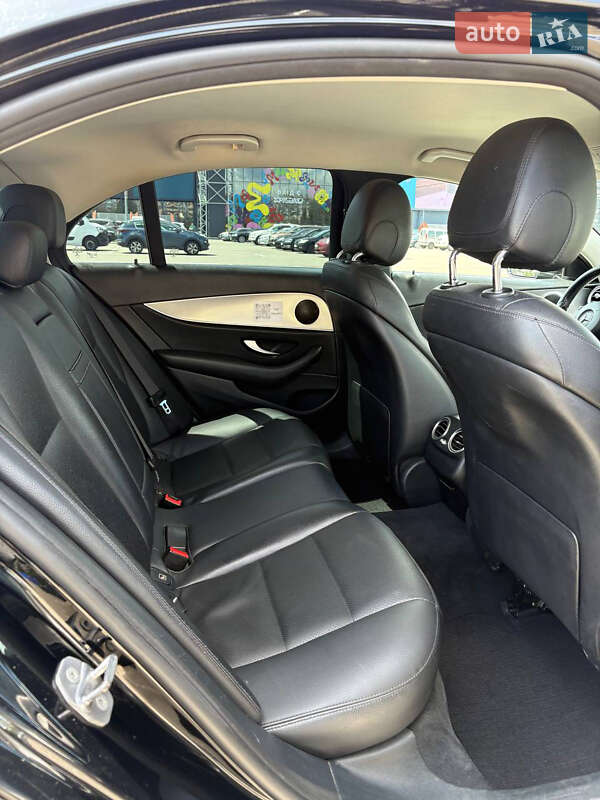 Седан Mercedes-Benz E-Class 2016 в Києві