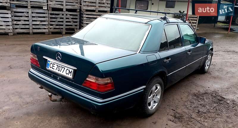 Седан Mercedes-Benz E-Class 1994 в Кельменцях