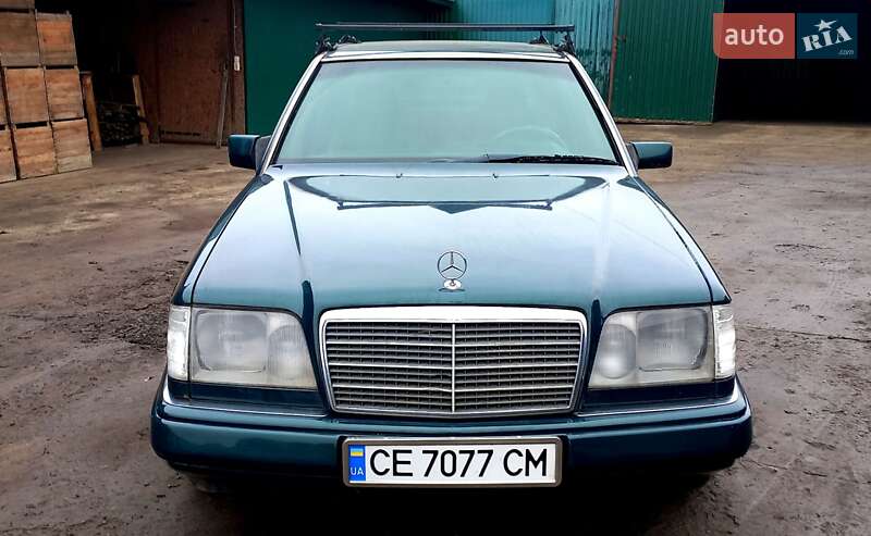 Седан Mercedes-Benz E-Class 1994 в Кельменцях