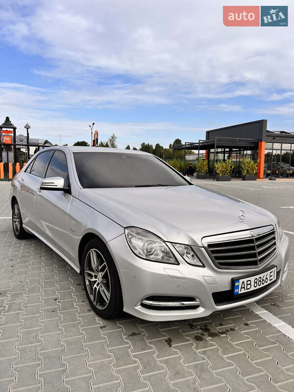 Седан Mercedes-Benz E-Class 2012 в Вінниці