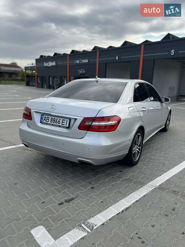 Седан Mercedes-Benz E-Class 2012 в Вінниці