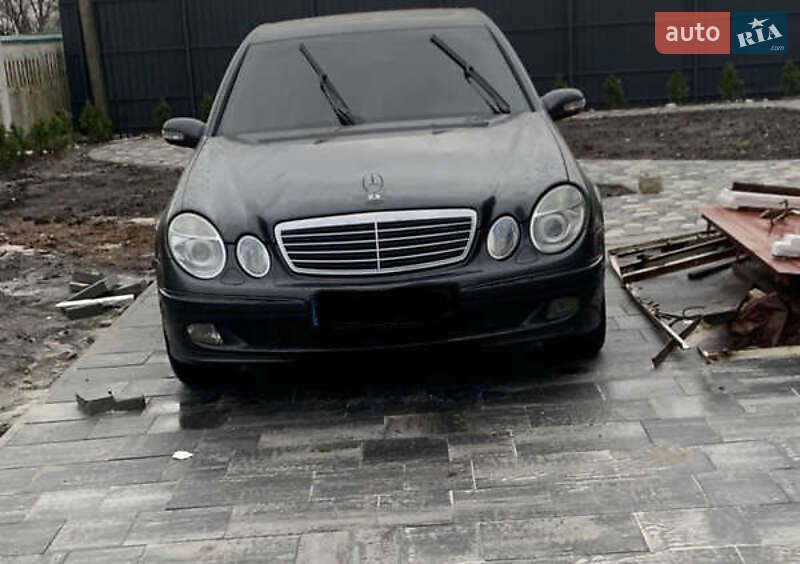 Седан Mercedes-Benz E-Class 2002 в Запоріжжі
