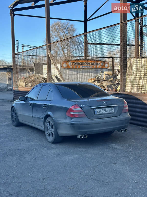 Седан Mercedes-Benz E-Class 2002 в Запоріжжі