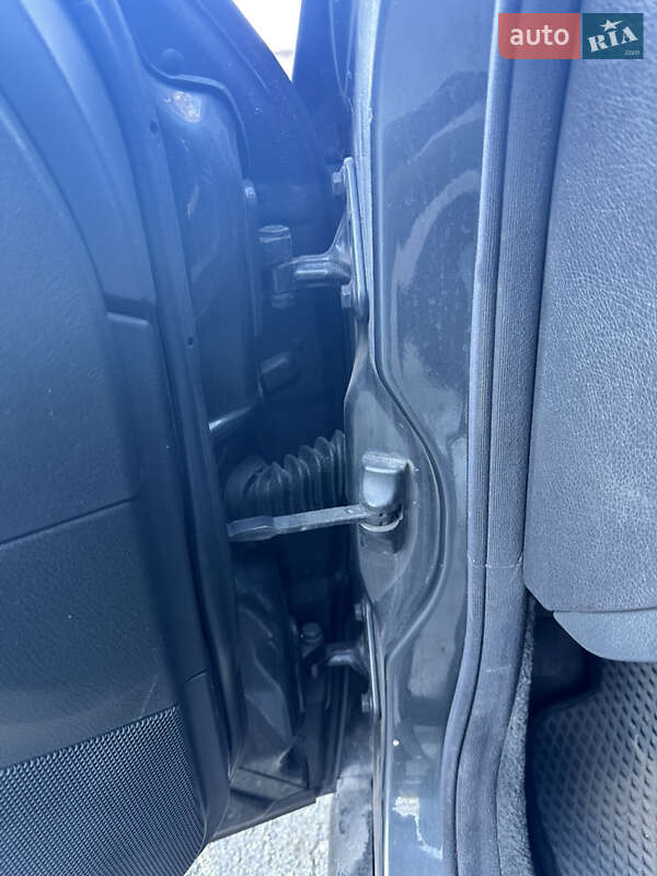 Седан Mercedes-Benz E-Class 2002 в Запоріжжі