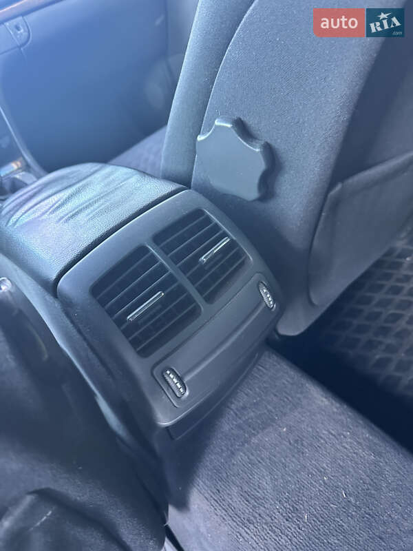 Седан Mercedes-Benz E-Class 2002 в Запоріжжі