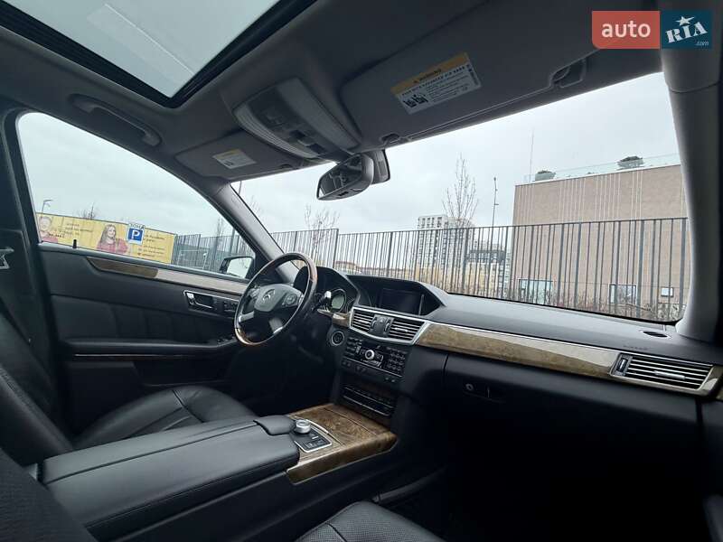 Седан Mercedes-Benz E-Class 2010 в Києві