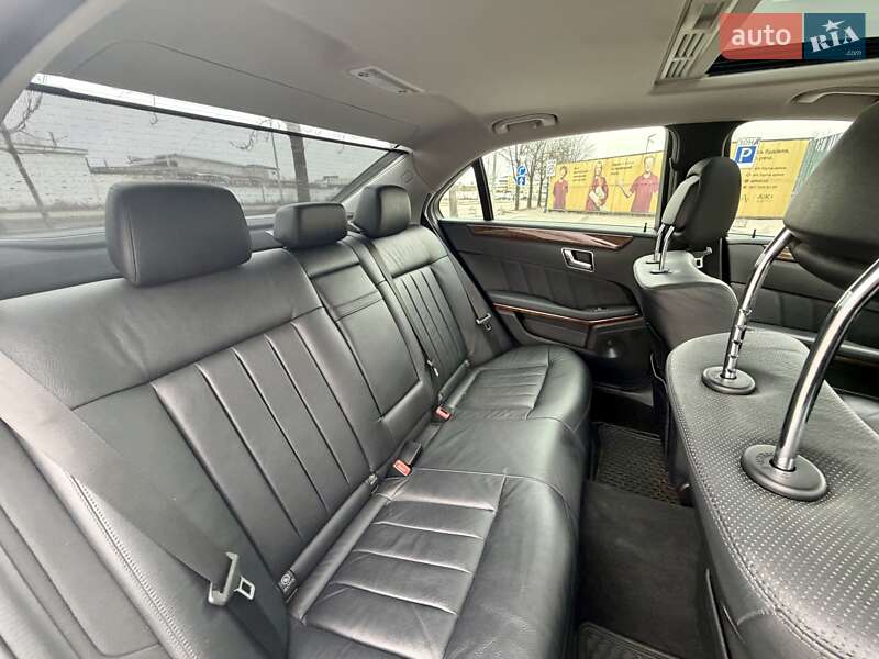 Седан Mercedes-Benz E-Class 2010 в Києві