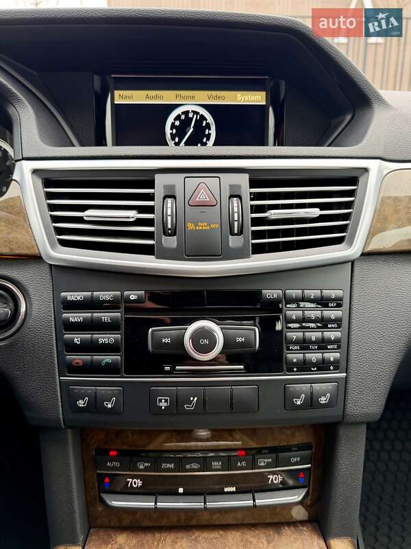 Седан Mercedes-Benz E-Class 2010 в Києві