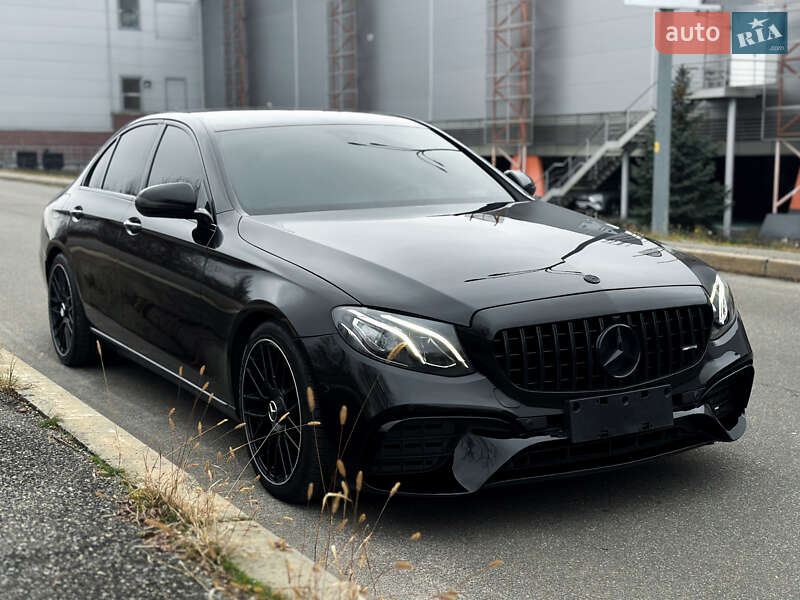 Седан Mercedes-Benz E-Class 2016 в Києві