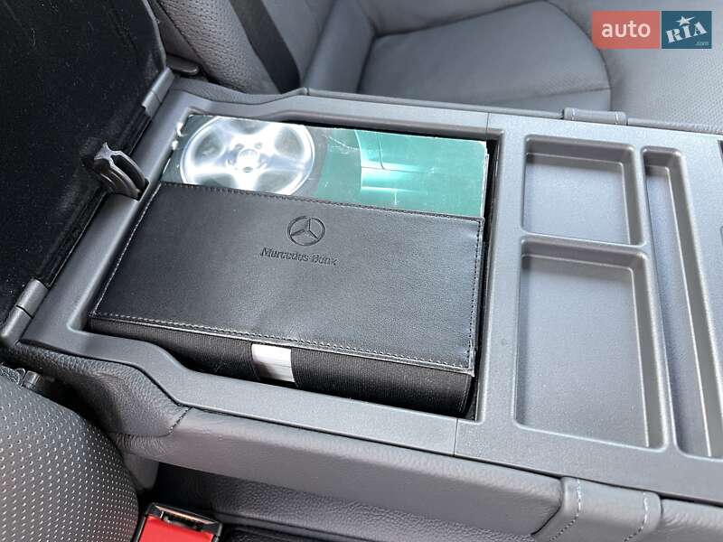 Седан Mercedes-Benz E-Class 2003 в Києві фото 40 Седан Mercedes-Benz E-Class 2003 в Києві