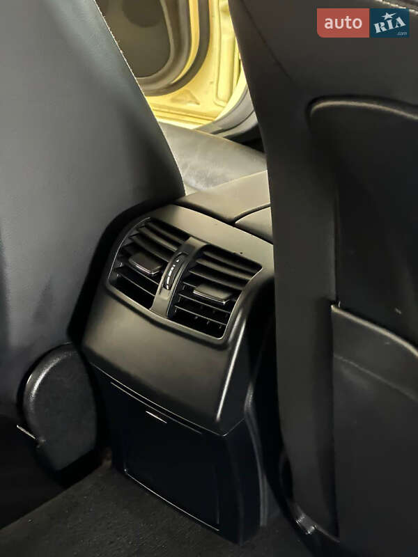 Універсал Mercedes-Benz E-Class 2016 в Чернівцях