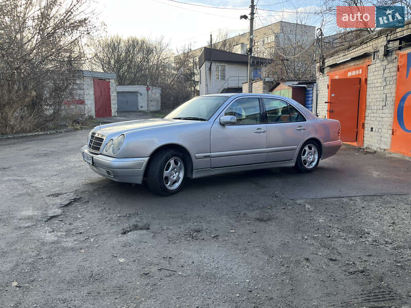 Седан Mercedes-Benz E-Class 1998 в Дніпрі