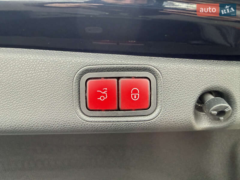 Седан Mercedes-Benz E-Class 2017 в Львові