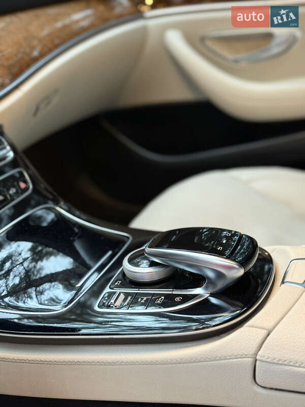 Седан Mercedes-Benz E-Class 2018 в Києві