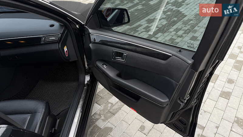 Седан Mercedes-Benz E-Class 2011 в Хусті