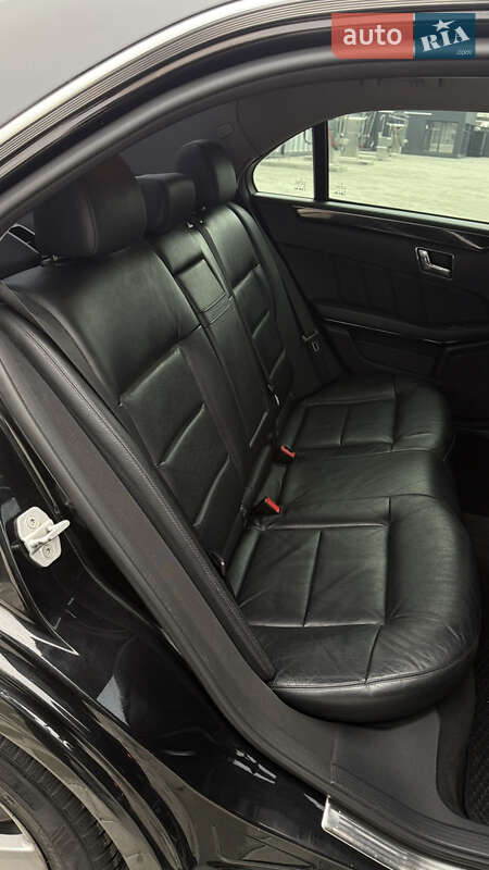Седан Mercedes-Benz E-Class 2011 в Хусті