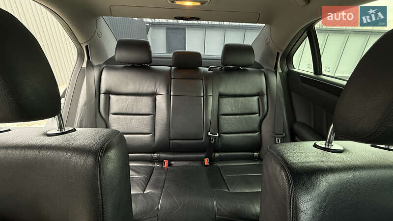 Седан Mercedes-Benz E-Class 2011 в Хусті