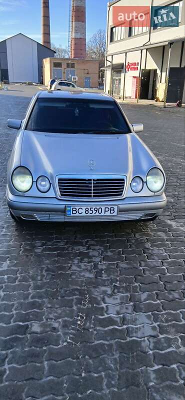 Седан Mercedes-Benz E-Class 1996 в Бориславе