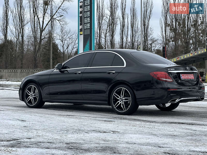 Седан Mercedes-Benz E-Class 2016 в Києві