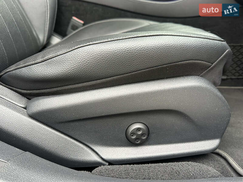 Седан Mercedes-Benz E-Class 2016 в Києві