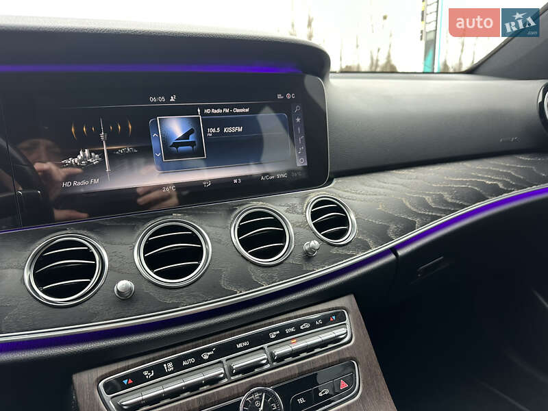 Седан Mercedes-Benz E-Class 2016 в Києві