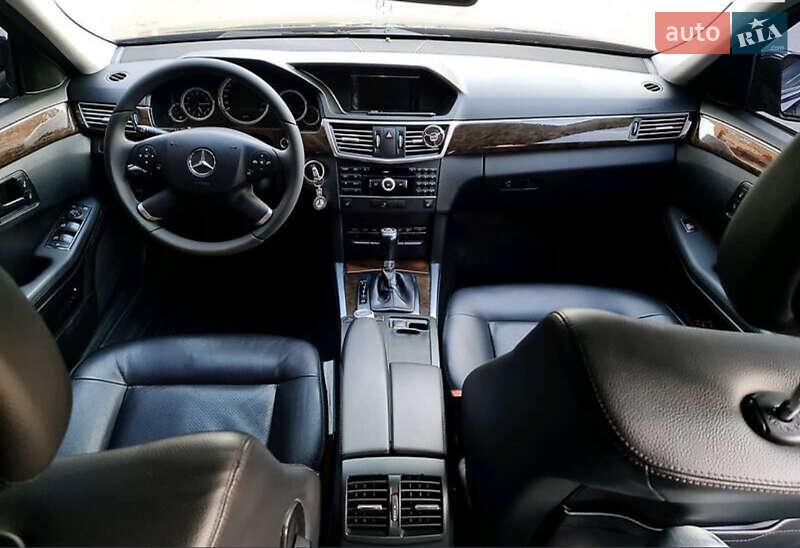 Седан Mercedes-Benz E-Class 2011 в Кривому Розі