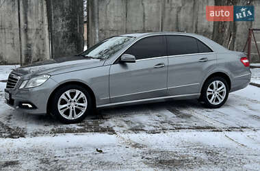 Седан Mercedes-Benz E-Class 2010 в Лубнах
