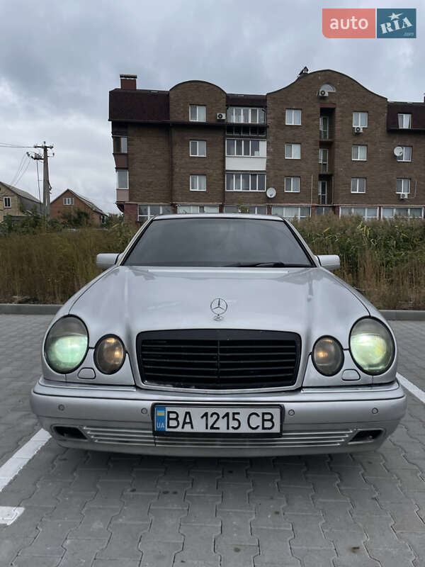 Седан Mercedes-Benz E-Class 1998 в Києві