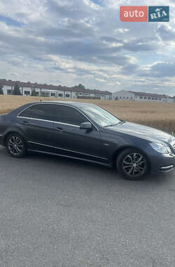Седан Mercedes-Benz E-Class 2010 в Ужгороді