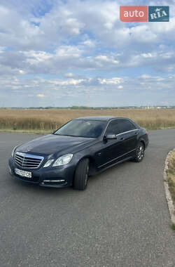 Седан Mercedes-Benz E-Class 2010 в Ужгороді