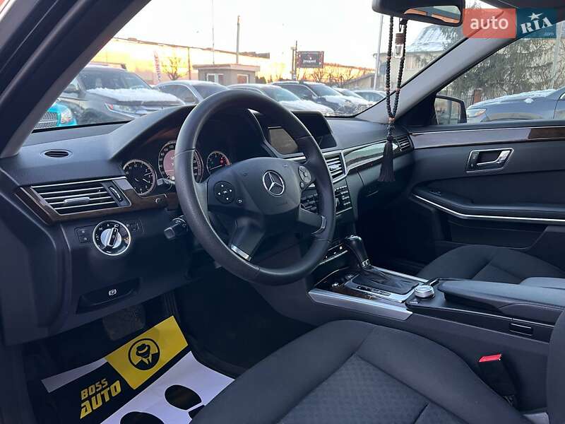 Седан Mercedes-Benz E-Class 2010 в Івано-Франківську