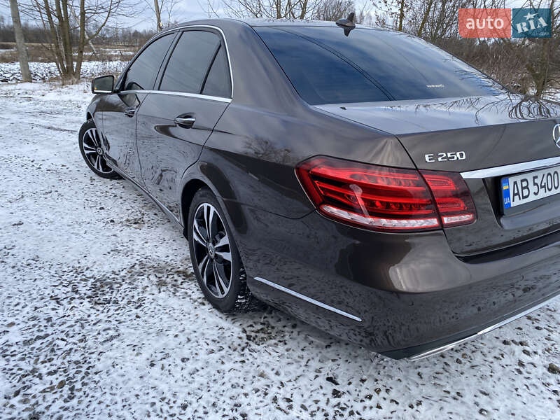 Седан Mercedes-Benz E-Class 2015 в Літині