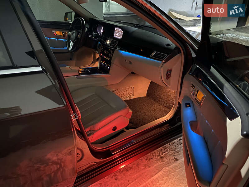 Седан Mercedes-Benz E-Class 2015 в Літині