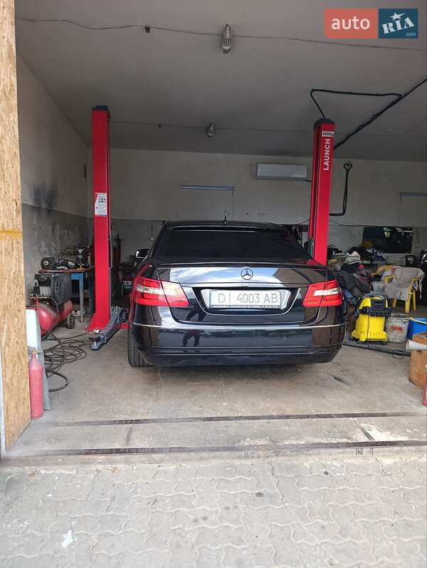 Седан Mercedes-Benz E-Class 2009 в Луцке