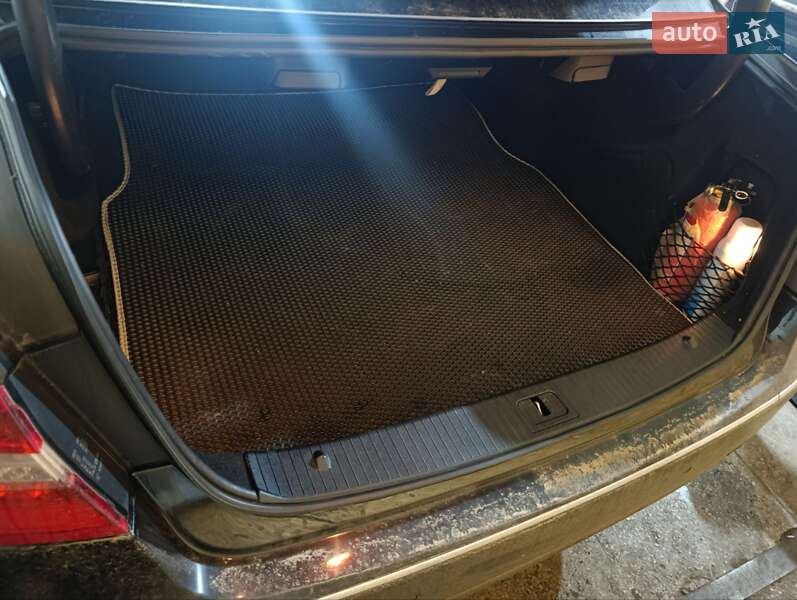 Седан Mercedes-Benz E-Class 2009 в Луцке