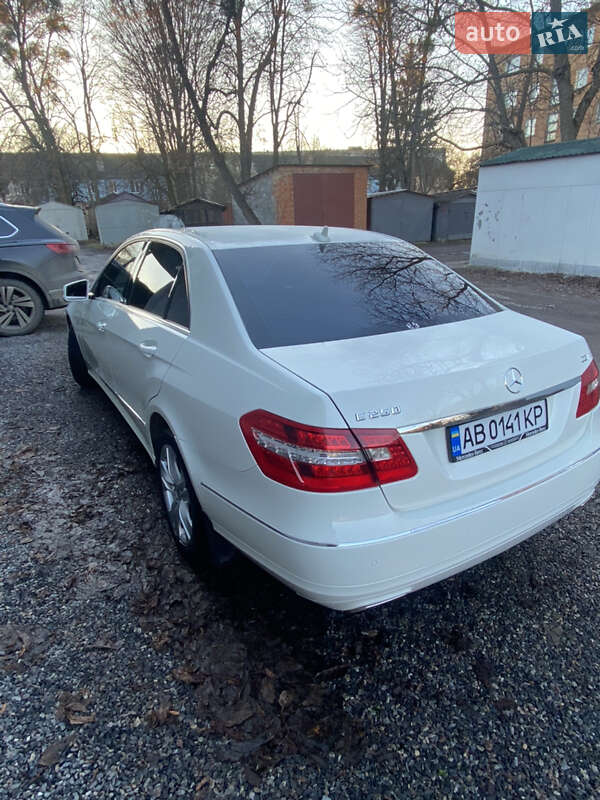 Седан Mercedes-Benz E-Class 2012 в Хмельнике