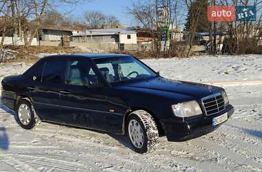 Седан Mercedes-Benz E-Class 1995 в Черновцах