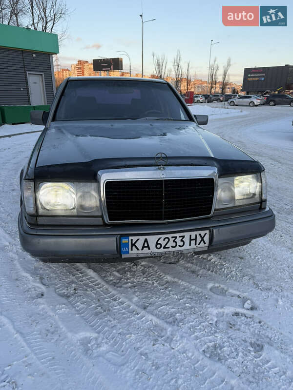 Mercedes-Benz E-Class 1990