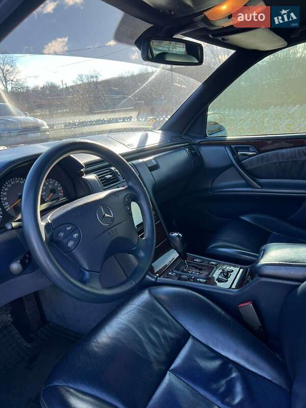 Седан Mercedes-Benz E-Class 2001 в Балте