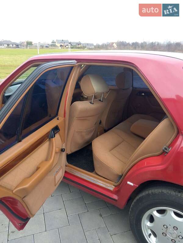 Седан Mercedes-Benz E-Class 1995 в Рівному фото 20 Седан Mercedes-Benz E-Class 1995 в Рівному