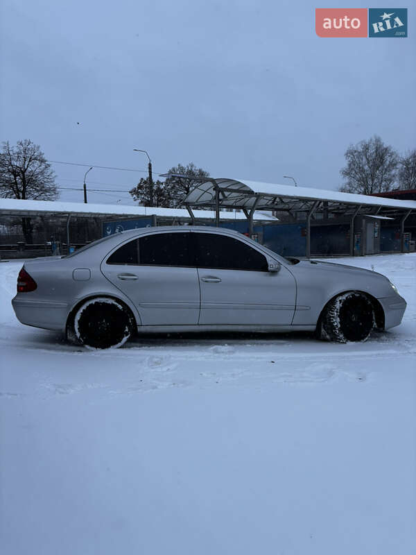 Седан Mercedes-Benz E-Class 2003 в Рівному